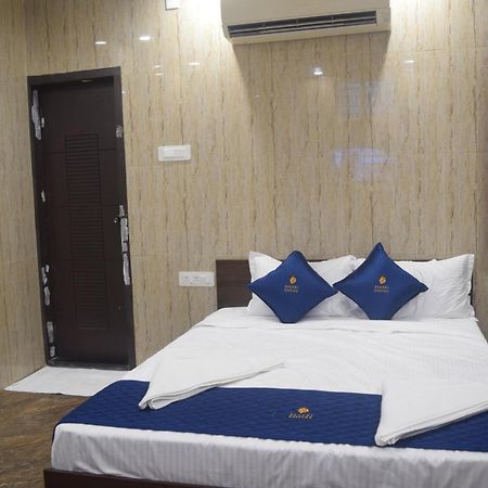 Hotel Esakki Empire Chennai Esterno foto
