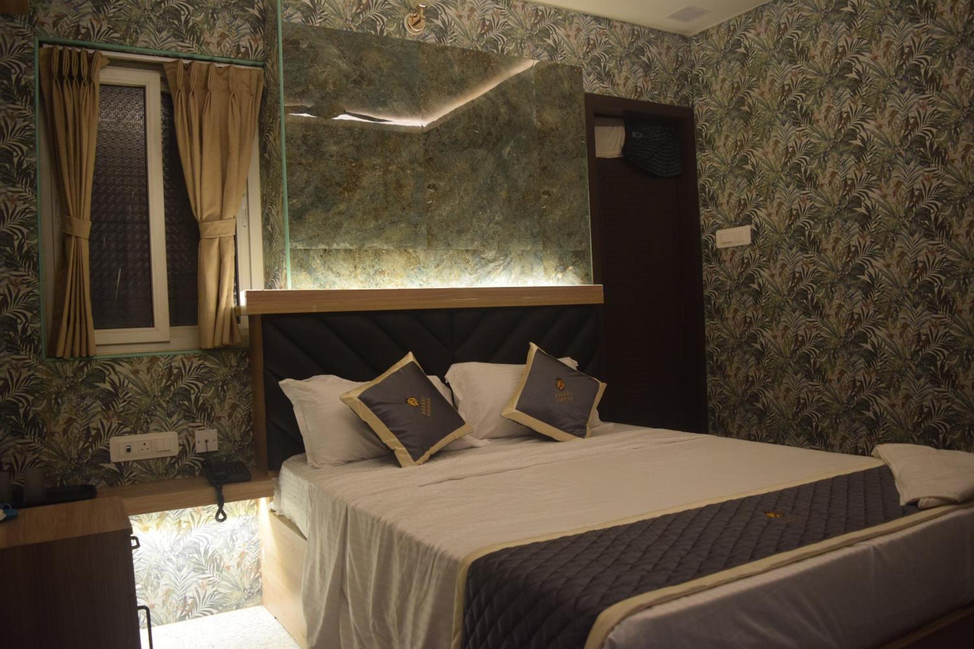 Hotel Esakki Empire Chennai Esterno foto