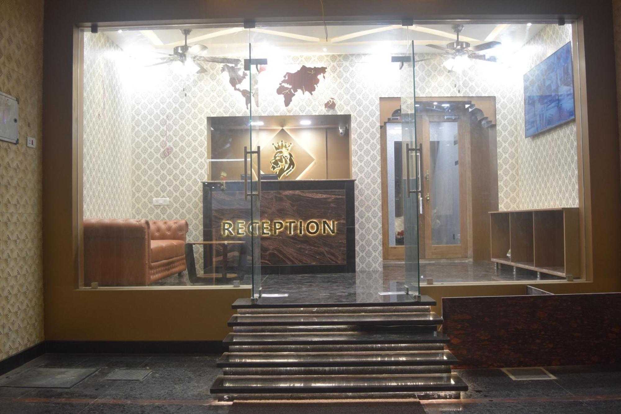 Hotel Esakki Empire Chennai Esterno foto