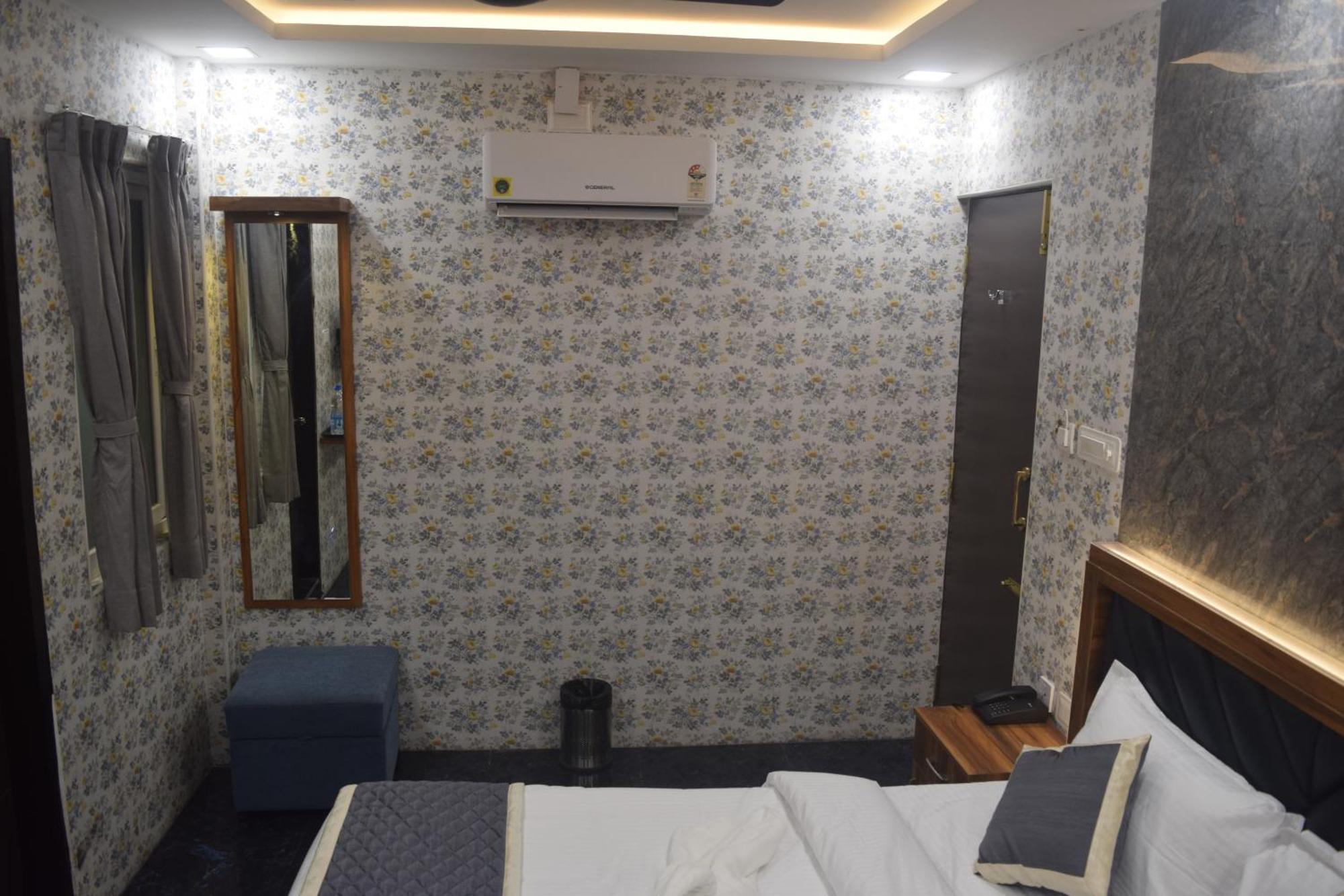 Hotel Esakki Empire Chennai Esterno foto